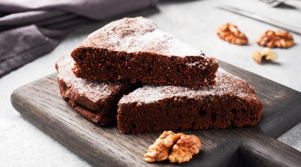 prajitura sanatoasa si gustoasa gata in cateva minute ai nevoie doar de patru ingrediente