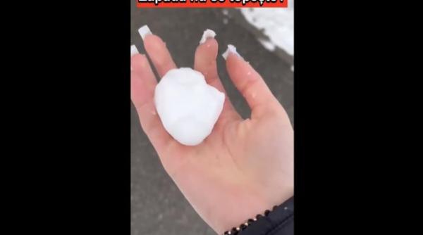 teoria conspiratiei despre zapada explicati mi si mie de ce nu ma ud pe mana fizicianul presura raspunde de ce nu se topeste bulgarele