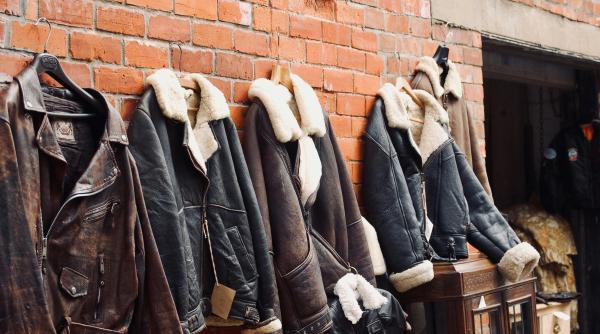 cum sa cureti geaca de piele fara sa o deteriorezi