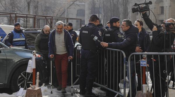 calin georgescu oprit si ridicat din trafic de anchetatorii piccj