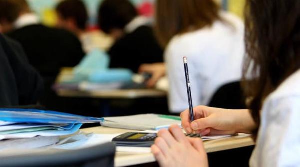 ubb sustine restructurarea curriculumului liceal