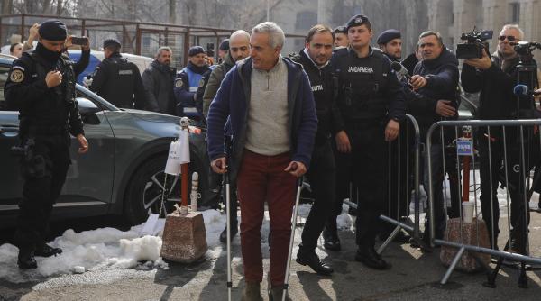 calin georgescu se intoarce in instanta tensiuni la judecatoria s1 unde se judeca plangerea