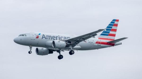 moment de groaza in aer un pasager a incercat sa deschida usa avionului la peste 10 000 de metri