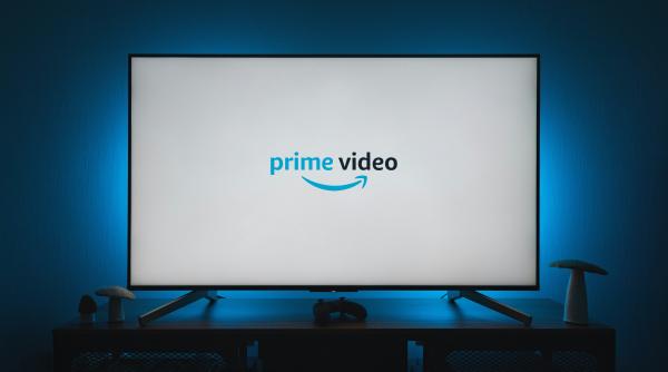 amazon incepe sa dubleze seriale si filme cu ajutorul ai pe platforma sa prime video