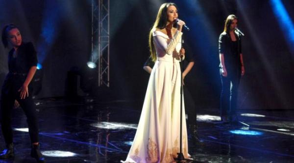 capul sus femeie jessie banes celebreaza 8 martie printr un imn al fortei si increderii feminine