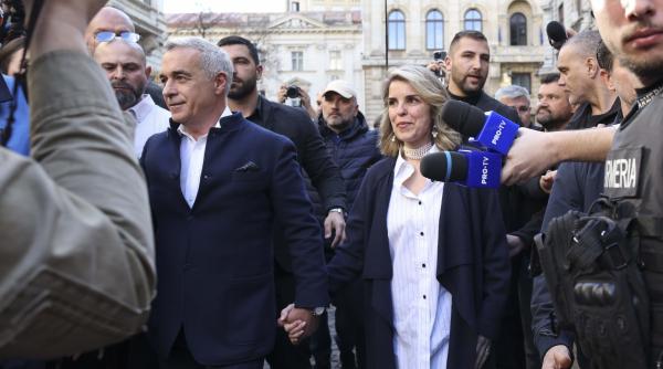 calin georgescu si a depus candidatura la alegerile prezidentiale alaturi de sotia sa cristela liderii aur si pot imbulzeaza la bec