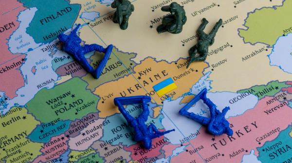 fortele ruse au rupt liniile de aparare in kursk incercuind trupele ucrainene kievul analizeaza optiunea retragerii