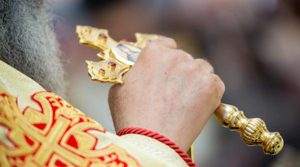 serviciile de securitate ucrainene au descins la locuinta protopopului roman din storojinet parintele vasile covalciuc a fost internat la terapie intensiva
