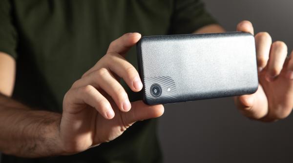 telefonul tau te spioneaza uite cum opresti asta acum