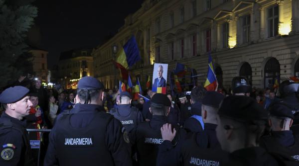 violente la protestele de la bec mobilier stradal incendiat