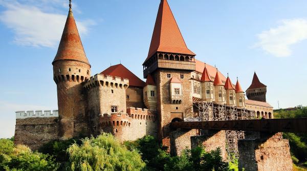 castelul corvinilor din hunedoara inchis pentru public in perioada 18 24 martie