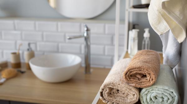 cat de des ar trebui sa schimbi prosoapele de baie