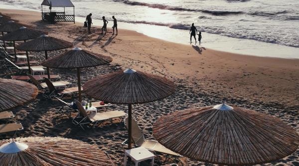 insula din grecia care a deschis oficial sezonul turistic vreme glorioasa primii turisti din germania olanda si franta au ajuns deja