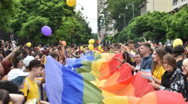 asociatia accept critica dur retorica premierului ciolacu despre elementele woke o amenintare imaginara