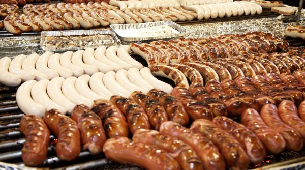 compania auto celebra care a inceput sa vanda carnati pentru ca masinile sale nu mai sunt la fel de cumparate