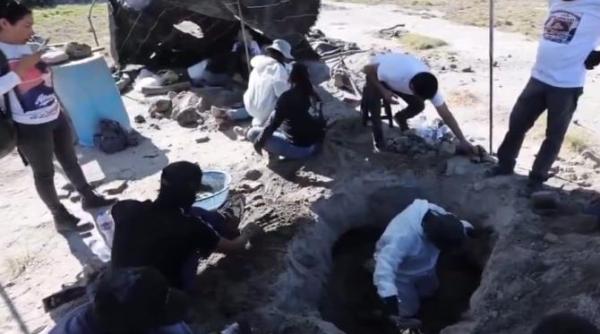 descoperire macabra la o ferma despre care se crede ca e un lagar al mortii sute de oameni ar fi fost rapiti ucisi si facuti sa dispara video