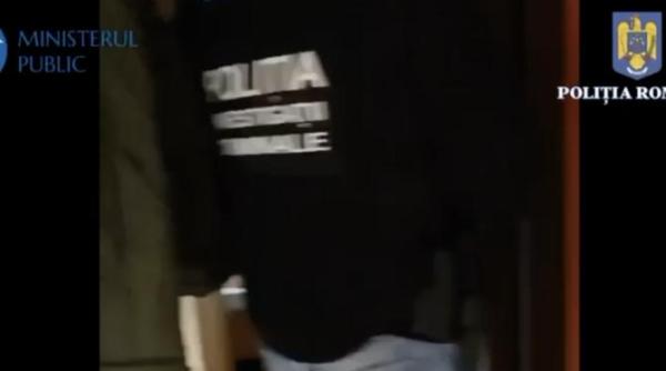 politia romana face perchezitii acuzatii de infractiuni la adresa ordinii publice si securitatii nationale video