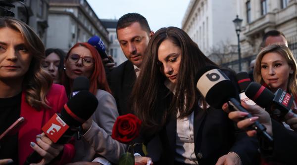 elena lasconi uimita de ce a facut anamaria gavrila sambata seara cand elevul isi depaseste profesorul dar iata cine e de fapt profesorul