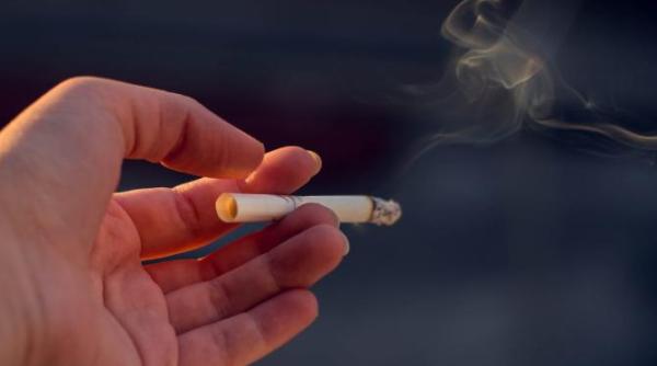 scapa definitiv de mirosul de fum de tigara din casa cu cateva trucuri simple