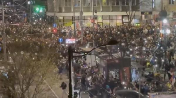 haos in belgrad dupa ce a fost folosit tunul sonic asupra protestatarilor in timpul unui moment de rugaciune simti o presiune brusca in piept