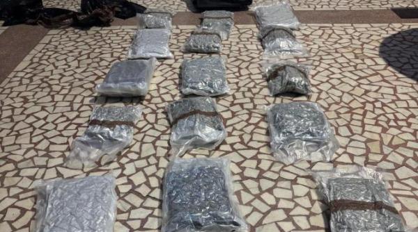 val de retineri diicot in dosare de trafic de droguri foto video