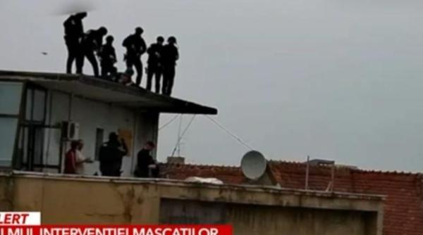 trupele speciale interventie in forta in capitala crezand ca au de a face cu un lunetist periculos bucuresteanul doar se juca cu nepotul sau galerie foto