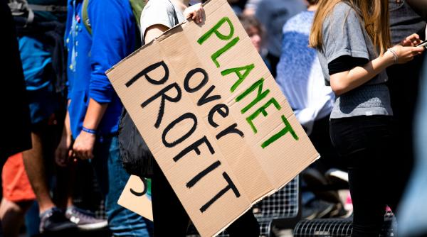 un celebru ong ecologist anunta sfarsitul actiunilor sale socante