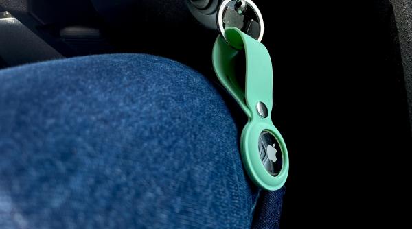 motivul pentru care multi soferi au inceput sa isi impacheteze cheile de la masina in folie de aluminiu