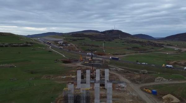 progres pe autostrada sibiu pitesti prima grinda a viaductului de la boita a fost transportata pe santier