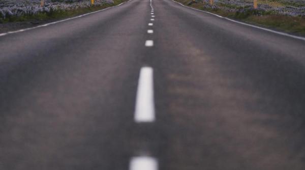 paradox in legislatia romaneasca nu au permis de conducere dar sunt obligati sa mearga pe sosea