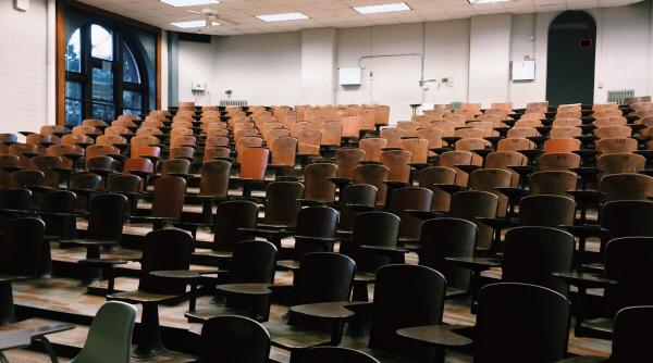 profesori renumiti de la universitatea yale anunta ca pleaca din sua si se tem de un razboi civil