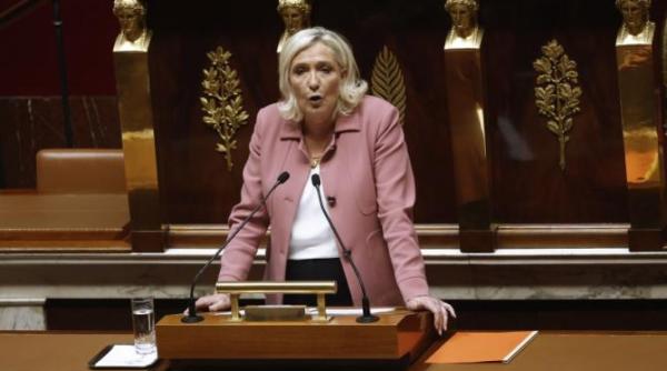 marine le pen in fata justitiei sentinta care poate rescrie alegerile franceze