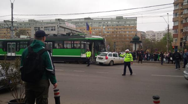 accident la lujerului intre un tramvai si un autoturism faza zilei ce au facut oamenii din strada