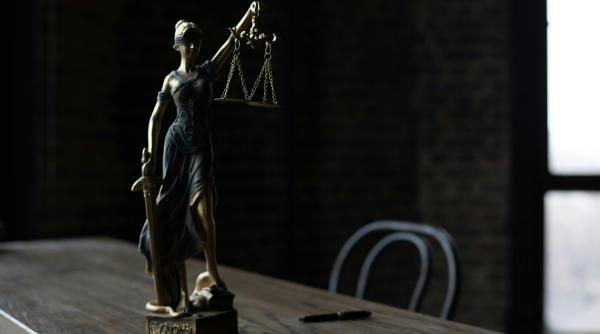 judecatorul care trebuia sa pronunte o decizie in dosarul ica pensionat subit iesire brusca din magistratura