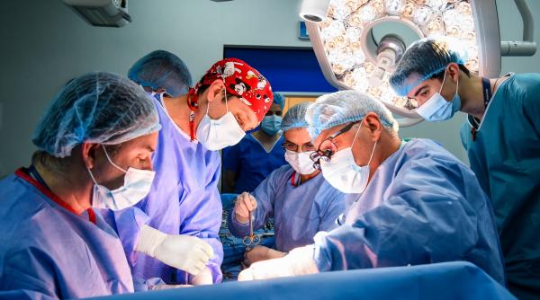 recoltare complet laparoscopica pentru un nou transplant hepatic realizat cu succes la sanador