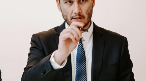 cine este adrian constantin noul administrator al unei companii transelectrica sa