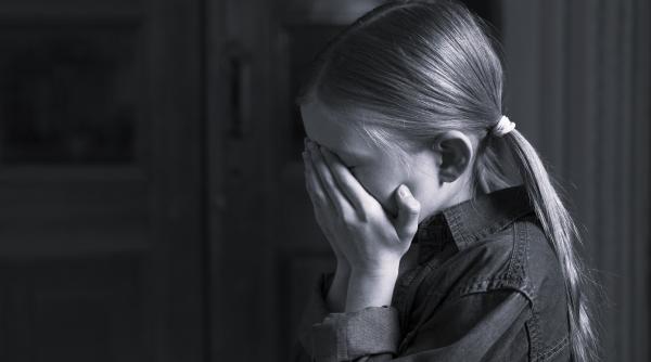 barbat de 54 de ani retinut dupa ce ar fi violat o fetita de 5 ani copila a avut nevoie de operatie