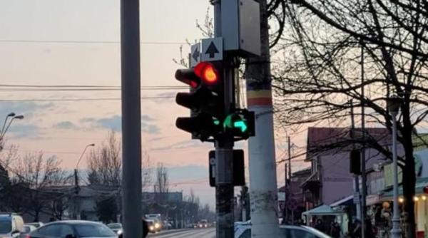 ce faci daca ai verde intermitent la dreapta dar cel dinaintea ta merge inainte titi aur nu a gresit e legal sa faci asta