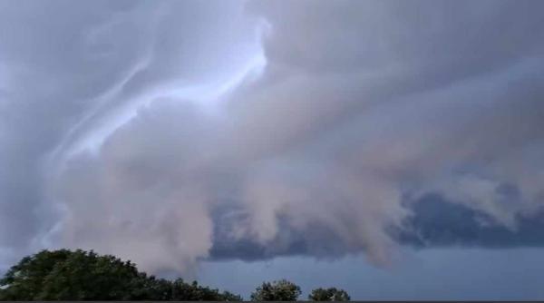 se schimba din nou previziunea meteo pentru romania avertizare de vant ploi si inghet