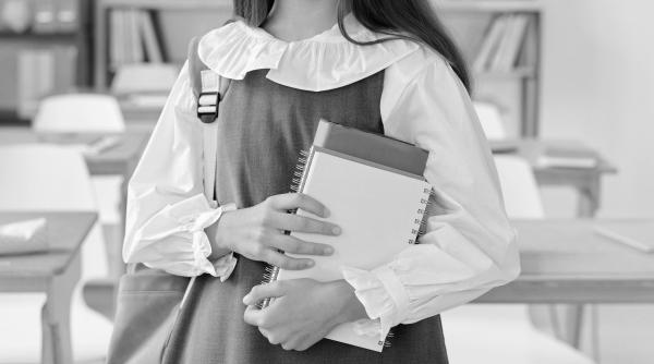 fenomenul ascuns din scolile din romania ii umileste de mici o celebra profesoara arata bubele sistemului cum este posibil