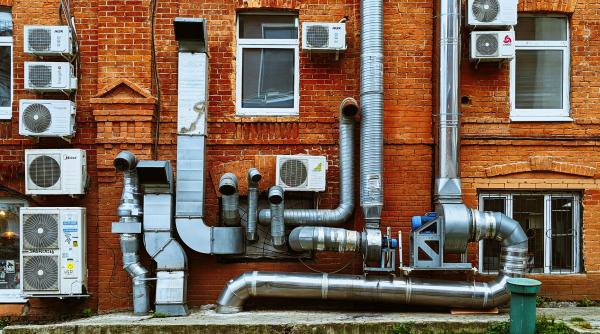 blackout in romania expertii avertizeaza coincidenta pastelui ortodox cu cel catolic ar putea duce la avarii in sistemul energetic