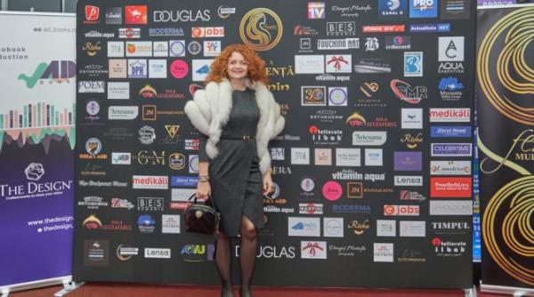 marinela popescu lider in industria esteticii medicale a fost premiata la gala excelenta la feminin