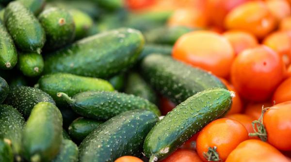 smen pe fata un profesor da de pamant cu producatorii locali preturi halucinante in piata la produsele romanesti