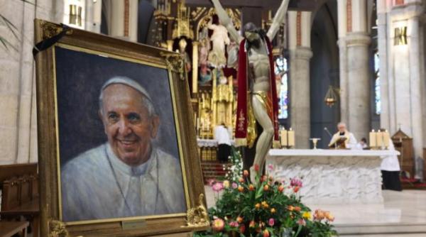 cum arata mormantul papei francisc imaginea a pacalit milioane de oameni foto