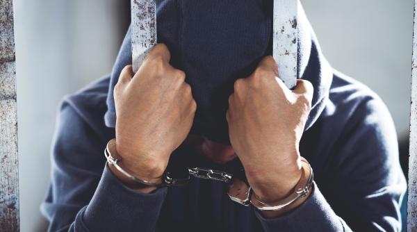 un tanar roman retinut de fsb in rusia a fost acuzat de presupus spionaj in favoarea ucrainei risca 20 de ani de detentie video retinere