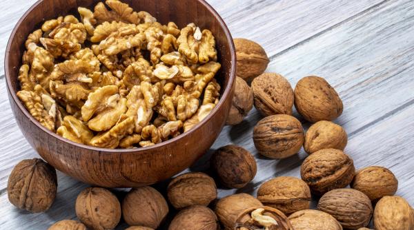 cercetatorii au descoperit un beneficiu neasteptat al nucilor afla de ce e bine sa le consumi in fiecare zi