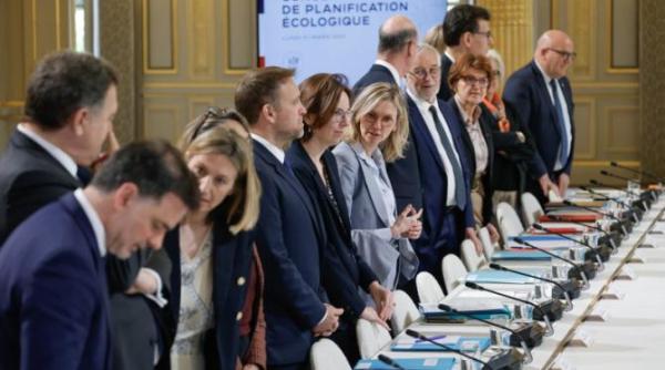 incep disponibilizarile masive in europa o treime dintre agentiile de stat dintr o tara europeana pe cale de disparitie