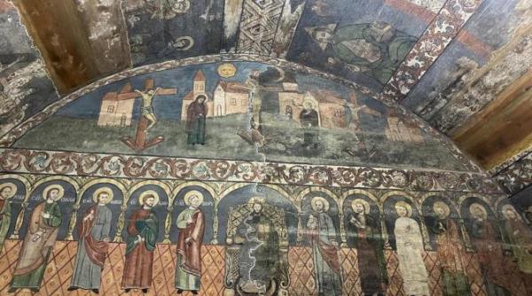 luni 28 aprilie pastele blajinilor o sarbatoare plecata de la dorinta spontana a credinciosilor la care preotii au raspuns cu prezenta si cu rugaciunea