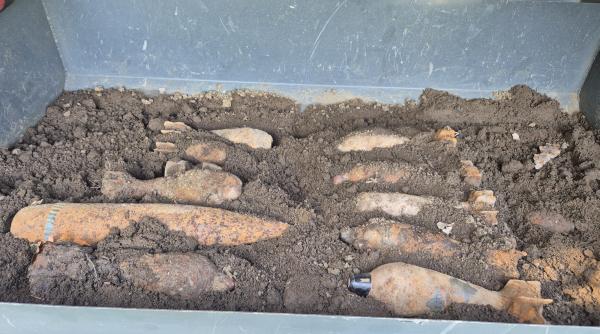 pirotehnistii din iasi in alerta 12 elemente de munitie neexplodata depistate intr o zona turistica