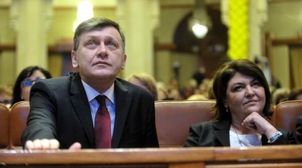crin antonescu spune ca sotia sa adina valean e mai desteapta decat el nu e vorba de amantlac